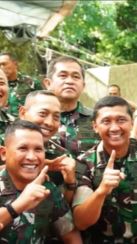 Datangi Batalyon 512, Kasad Maruli Sambil Gendong Anak Anggota TNI dan Memberikan Pesan yang Begitu Mendalam