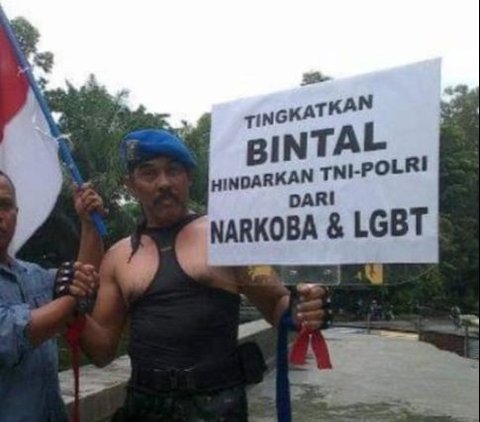 Kopral Bagyo Bawa Poster Bertulisan Ini, Bikin Salfok Netizen