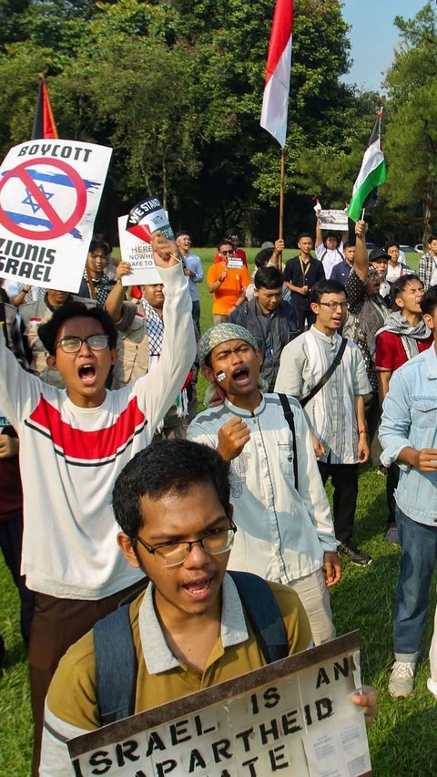 FOTO: Tangis Mahasiswa IPB Tuntut Hentikan Genosida Israel di Jalur Gaza saat Aksi Solidaritas Palestina