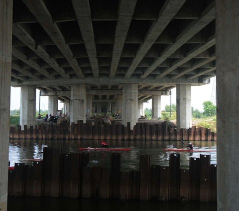 FOTO: Setelah Mengeluh Banyak Sampah, Atlet Dayung DKI Jakarta Lanjutkan Latihan di KBT untuk Persiapan PON 2024 di Aceh-Sumatera Utara