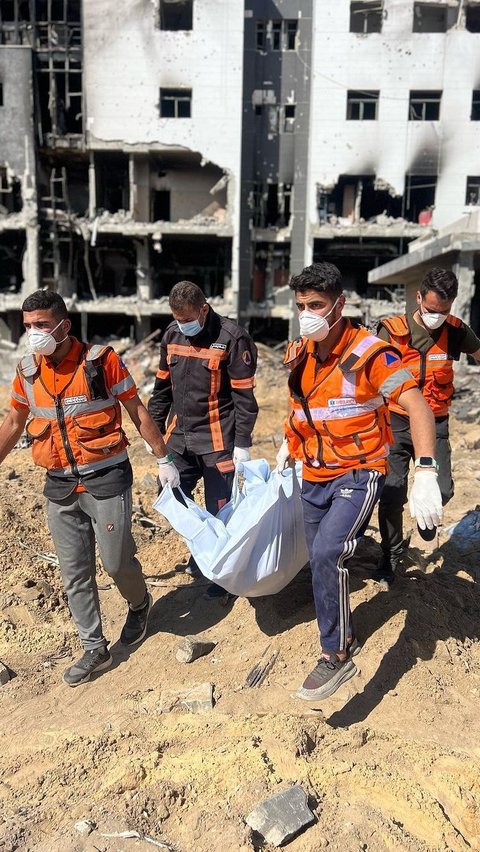 Puluhan Jasad Korban Kekejaman Israel Ditemukan di RS Gaza, Tenaga Medis Sampai Anak-Anak Dikubur Massal dengan Tangan Diborgol