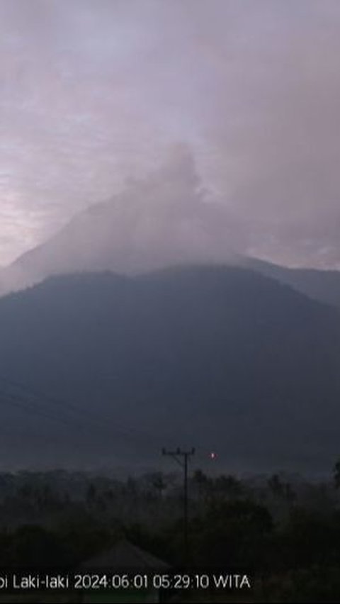 Gunung Lewotobi Laki-Laki NTT Erupsi: Warga dan Wisatawan Diminta Menjauh 2 Km
