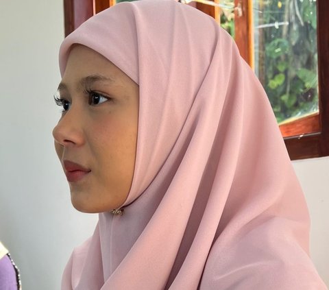 Potret Nadin Amizah Bangun Musala di Sukabumi, Tak Kuasa Menitikan Air Mata karena Salah Satu Mimpinya Terwujud