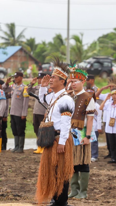 Mentan Amran Pimpin Upacara Hari Lahir Pancasila di Merauke