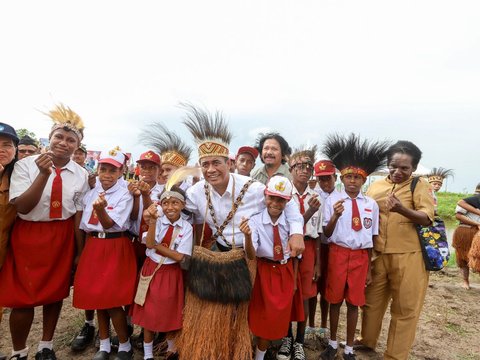 Mentan Amran Pimpin Upacara Hari Lahir Pancasila di Merauke