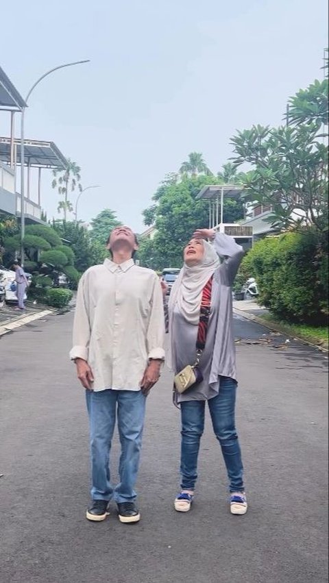 Kini, Srikaton aktif membuat konten bersama Dewi Yull.