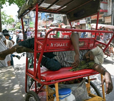 FOTO: Gelombang Panas Mematikan Hantam India: Suhu Capai 52,9 Derajat Celcius, 33 Orang Tewas