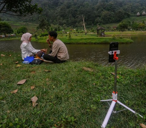 FOTO: Menikmati Keindahan Telaga Saat Bogor, Hulu Sungai Ciliwung yang Menyejukkan