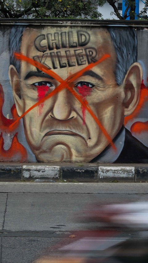 FOTO: Protes Genosida Israel, Mural Netanyahu Pembunuh Anak-Anak Hiasi Sudut Jakarta