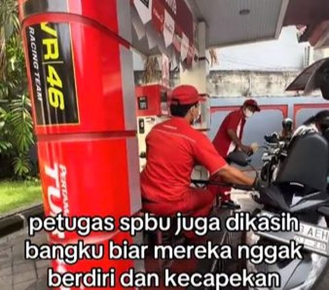 Wow Di Bali, SPBU dilengkapi dengan atap agar pemotor yang antre tidak kepanasan.