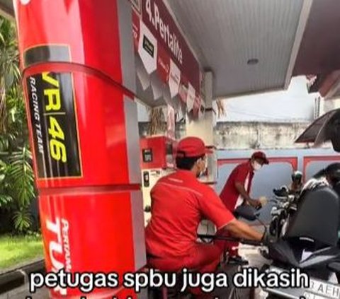 Wow! SPBU di Bali memiliki atap yang membuat para pemotor tidak kepanasan saat mengantri.