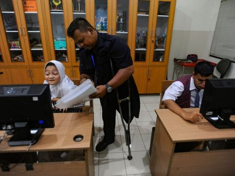 FOTO: Semangat Siswa YCAB Antusias Belajar Beragam Aplikasi Digital