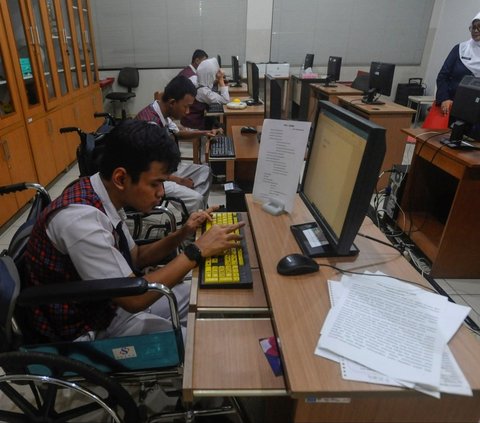 FOTO: Semangat Siswa YCAB Antusias Belajar Beragam Aplikasi Digital