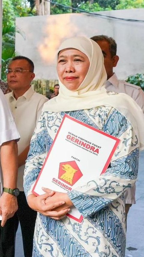 Khofifah Didukung Gerindra Pilkada Jatim, Momen Unik Grogi di Sebelah Prabowo