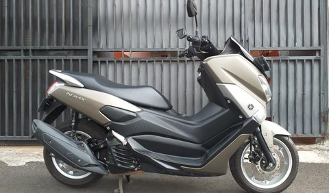 Karena memiliki posisi berkendara yang nyaman, mesin yang kuat, bagasi yang luas, dan tampilan yang mewah ala skutik premium, Yamaha Nmax cukup diminati di Indonesia