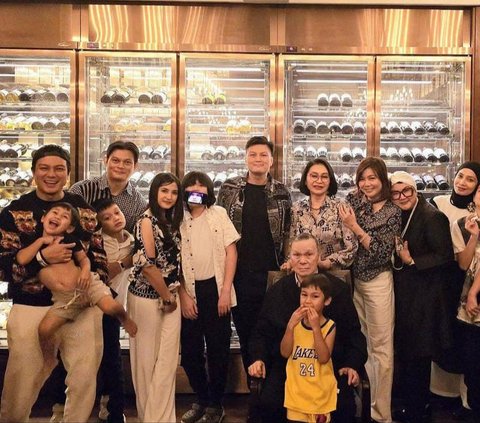 Momen Kumpul Keluarga di Ulang Tahun Ayah Baim Wong, Anak Presiden Soeharto Sampai Berkomentar