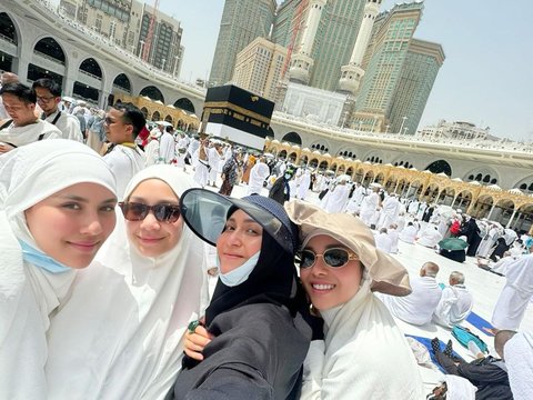 Potret Kompak Nisya Ahmad & Syahnaz Ahmad Bersama Nagita Serta Caca Tengker di Tanah Suci, Netizen 'Ipar Rasa Bestie'