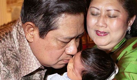 Salah satunya saat Almira masih bayi.