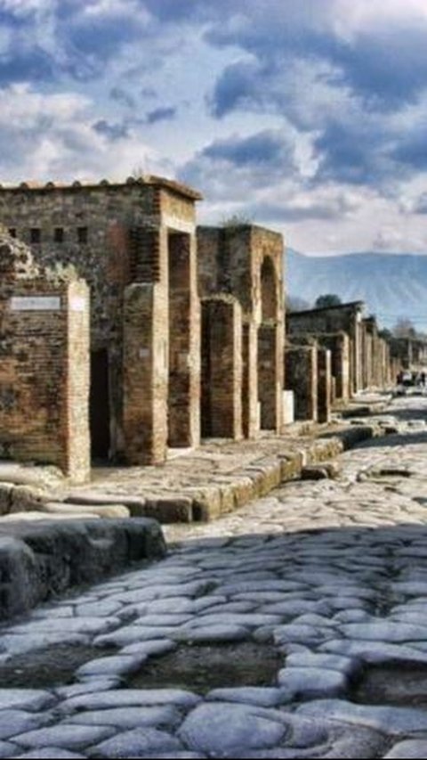 Arkeolog Temukan Jejak Korban Letusan Gunung Di Pompeii yang Selamat, Jadi Kaya Raya Setelah Bencana