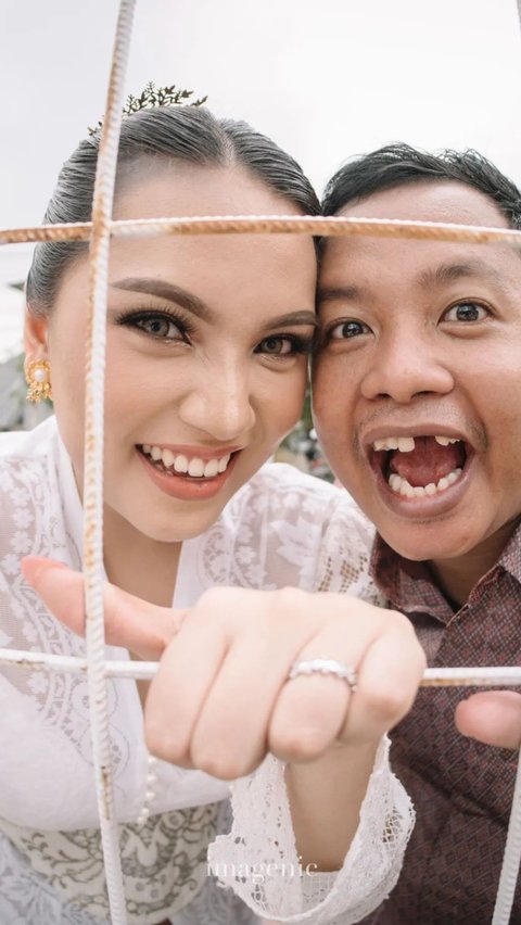 Momen Bahagia Komika Dustin Tiffani Melamar Gadis Cantik, ini Sosoknya