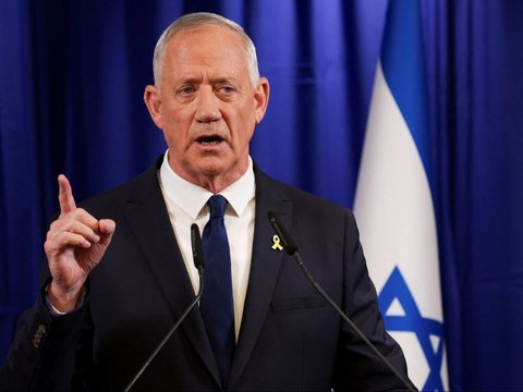 FOTO: Momen Benny Gantz, Menteri Perang Israel Tertunduk Usai Umumkan Mundur dari Kabinet Pemerintahan Benjamin Netanyahu