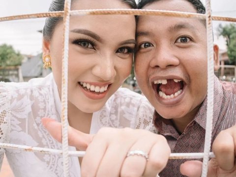 Momen Bahagia Komika Dustin Tiffani Melamar Gadis Cantik, ini Sosoknya