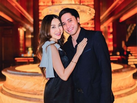 Foto-foto Terbaru Vicy Melanie Istri Kevin Aprilio yang Terlihat Tetap Langsing Meski sedang Hamil 5 Bulan, Dipuji Ayah Mertua Makin Cantik