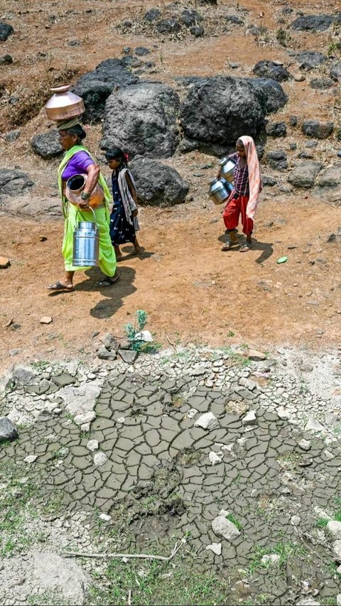 Selain itu, bencana kekeringan yang mengakibatkan krisis air bersih juga diprediksi akan terjadi di tahun ini. Foto: AFP<br>