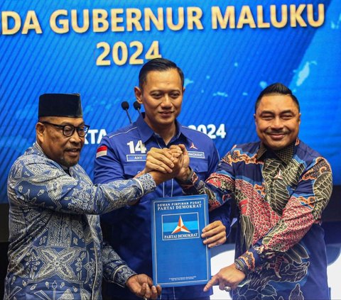 Pada penyerahan surat rekomendasi itu, AHY tampak didampingi Sekretaris Majelis Tinggi Partai Demokrat Andi Malarangeng, Sekjen Partai Demokrat Teuku Riefky Harsya, Bendahara Umum Partai Demokrat Renville Antonio, dan Kepala Bappilu Demokrat Andi Arief. Foto: Liputan6.com / Angga Yuniar<br>