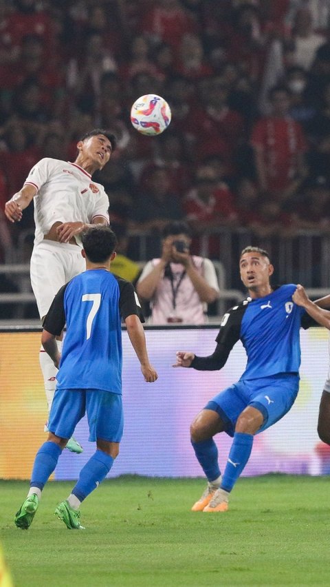 Namun pada akhirnya, Timnas Indonesia mampu mencetak gol kedua di menit ke-56 melalui sundulan Rizky Ridho. Foto: Liputan6.com / Herman Zakharia