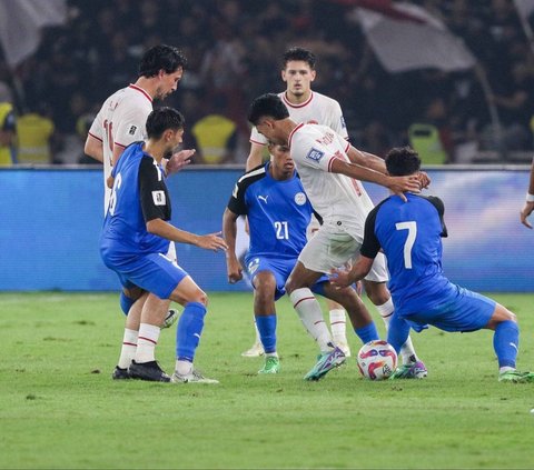 Sebelum gol spektakuler Tom Haye tercipta, Timnas Indonesia sempat membuat beberapa peluang emas dalam upaya membobol gawang Filipina. Foto: Liputan6.com / Herman Zakharia