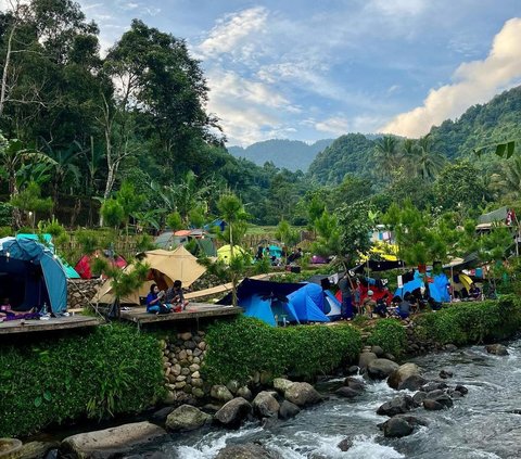 Tempat Camping di Bogor Ini Bikin Tenang Banget, Panoramanya Indah di Antara Sawah dan Sungai