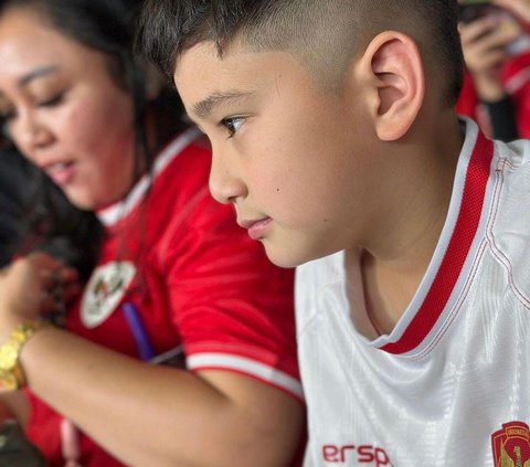 Deretan Artis Saksikan Pertandingan Timnas di Stadion, Ada Rafathar Hingga Duo Cantik Mahalini & Aaliyah Massaid