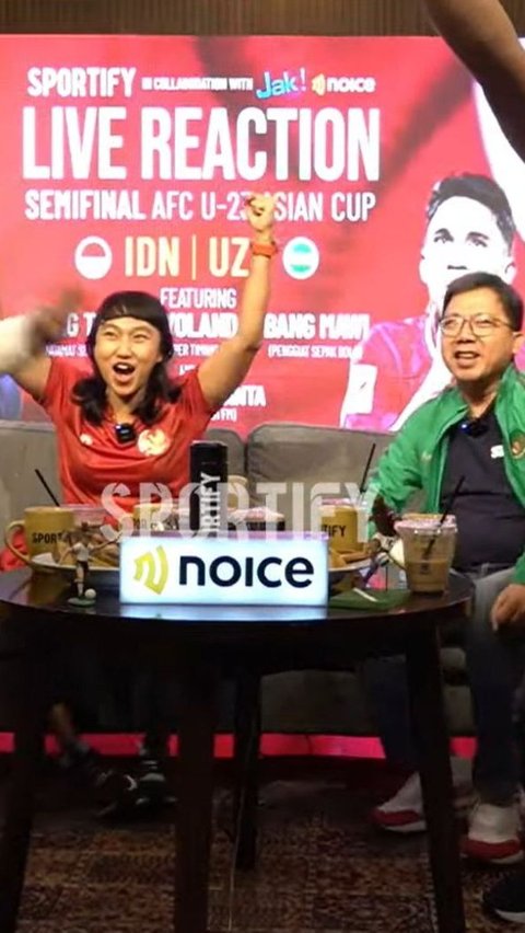 Viral Bung Towel Thrown Bottle During Indonesia vs Philippines National Team Watch Party