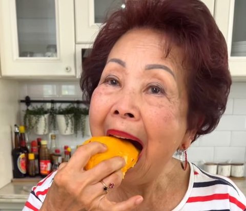 Content Creator's Experience Trying a Mango Worth IDR 7.5 Million, What Does It Taste Like?
