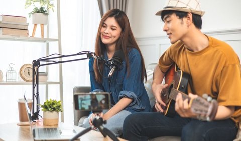 Bikin Konten Live Jamming Bareng Teman Buat Eksplor Musikmu