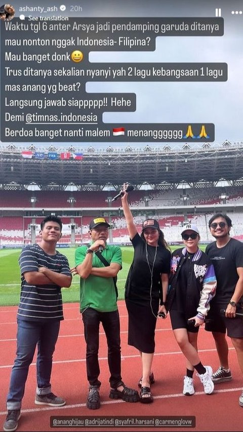 Melalui story IG-nya, Ashanty menceritakan bagaimana kesempatan tampil di GBK datang. Semuanya dimulai ketika ia mengantar Arsya menjadi ballboy dalam pertandingan Timnas Sepakbola pekan lalu.