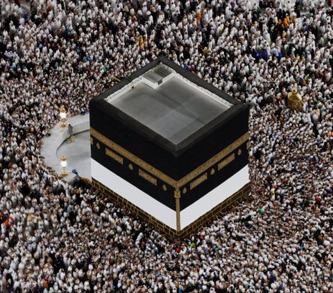 FOTO: Penampakan Jutaan Jemaah Haji Tawaf Mengelilingi Ka'bah di Masjidil Haram