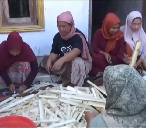 Kreatifnya Warga Desa di Sukabumi Sulap Batang Pohon Pisang jadi Keripik, Rasanya Renyah dan Gurih