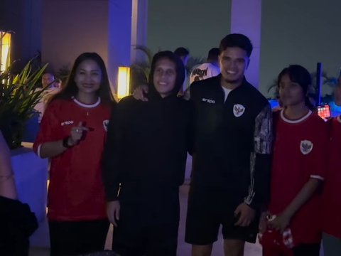 Momen Ummi Pipik Datang ke Stadion GBK saat Laga Laga Timnas Melawan Filipina, Beri Dukungan untuk Sang Menantu