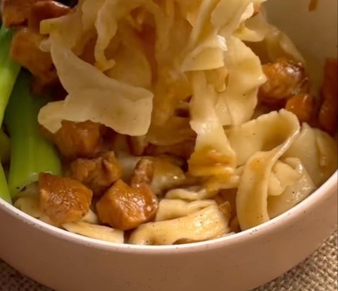 Want to Enjoy Chewy Wide Noodles? Make It Yourself with Super Practical Ingredients