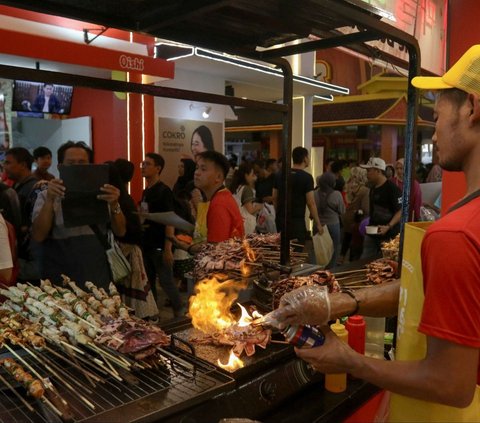 FOTO: Padatnya Hari Pertama Pembukaan Jakarta Fair 2024, Ribuan Pengunjung Sesaki JIExpo Kemayoran