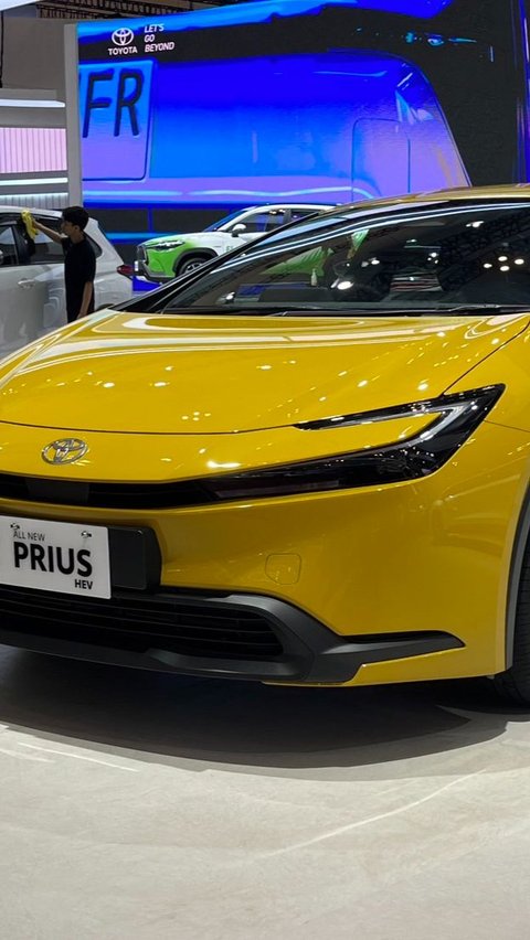 Toyota mengonfirmasi akan meluncurkan 2 model baru di GIIAS 2024, menunjukkan kemungkinan adanya Prius terbaru!