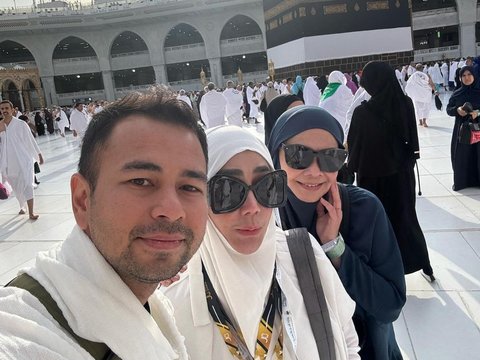 Potret Raffi Ahmad Bersama Mama Amy dan Mama Rieta saat Haji di Tanah Suci, Tulis Pesan yang Bikin Terenyuh Tentang Sosok Ibu