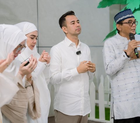 Potret Raffi Ahmad Bersama Mama Amy dan Mama Rieta saat Haji di Tanah Suci, Tulis Pesan yang Bikin Terenyuh Tentang Sosok Ibu