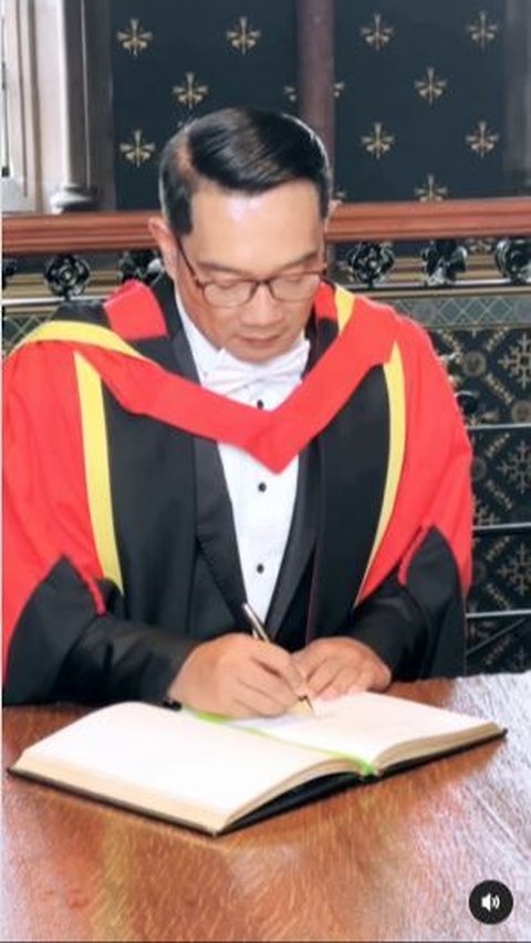 Eks Gubernur Jawa Barat Terima Gelar Doktor Bersama Tokoh Dunia Lain, Universitasnya Tuai Sorotan