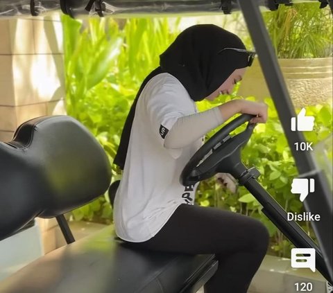 Lucunya Sule Goda Pacar Cantiknya yang Sedang Anteng Duduk di Mobil Buggy, Netizen Auto Gemas