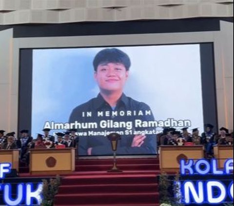 Momen Haru Orang Tua Gantikan Putra Tunggalnya Wisuda di UMP, Sang Anak Berpulang karena Sakit