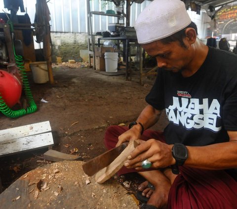 FOTO: Mengintip Pembuatan Pisau Sembelih Hewan Kurban