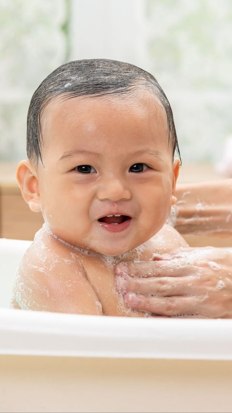 Newborn Babies Don't Need to Bathe Every Day, Here's Why